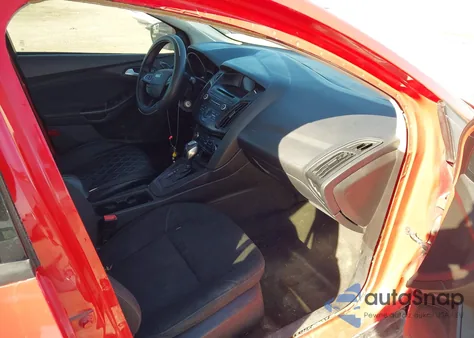 2016 Ford Focus Se z USA, uszkodzony, nr VIN 1FADP3F22GL281854